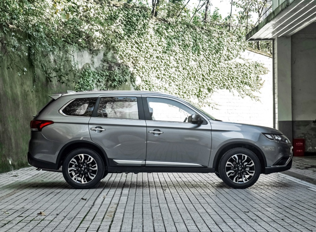 日产越野四驱suv全部车型,四驱纯电动suv越野