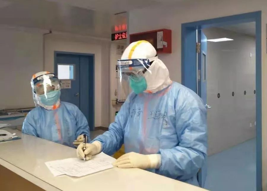 战疫一线党员勇当先锋,战疫来临我是党员我先上