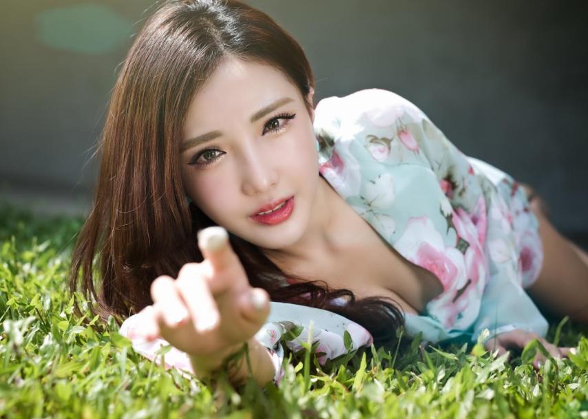 暧昧轻浮的女人特点,浪荡不羁的女人几大特征