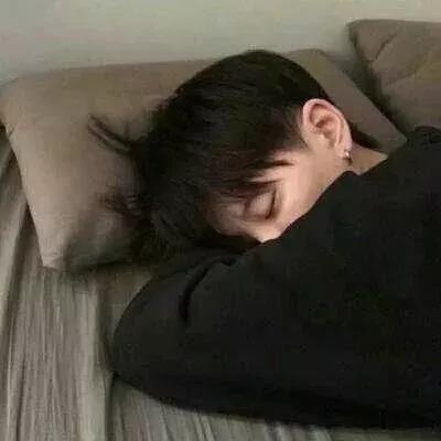 超丧成熟稳重的头像男,丧到极致的男生头像真人