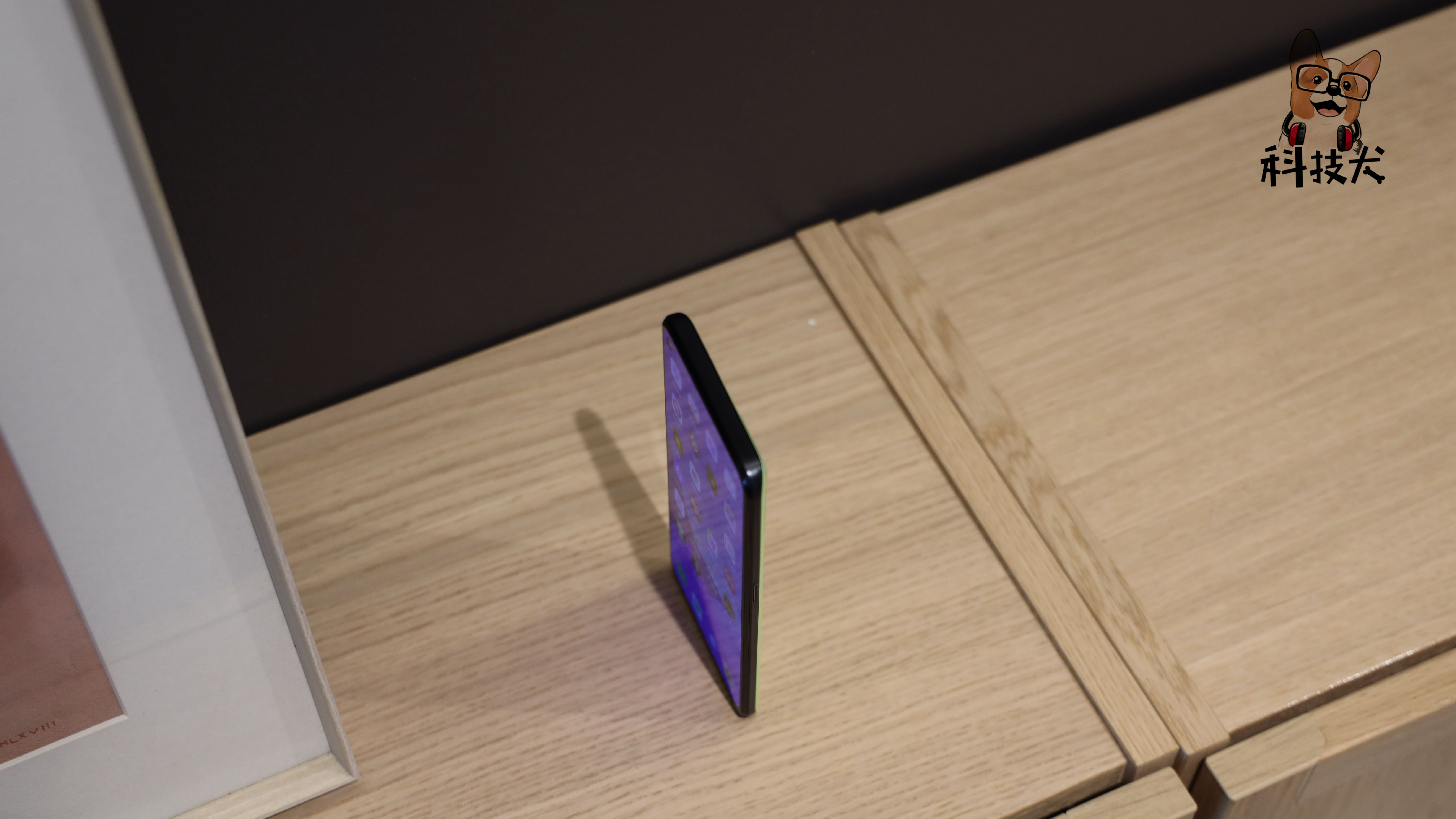 黑鲨4spro和iqoo8pro游戏对比,科技犬电视评测