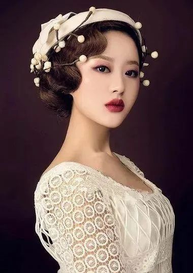 新娘妆容发型图片,新娘妆容教程和简单发型