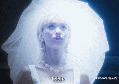 强捧成天后？未婚带女的她究竟如何成为大女主？