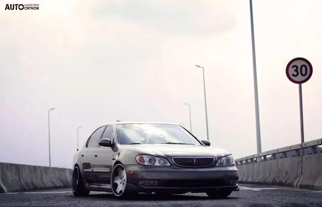 02年日产风度a33价格,02年日产风度a33驾驶体验