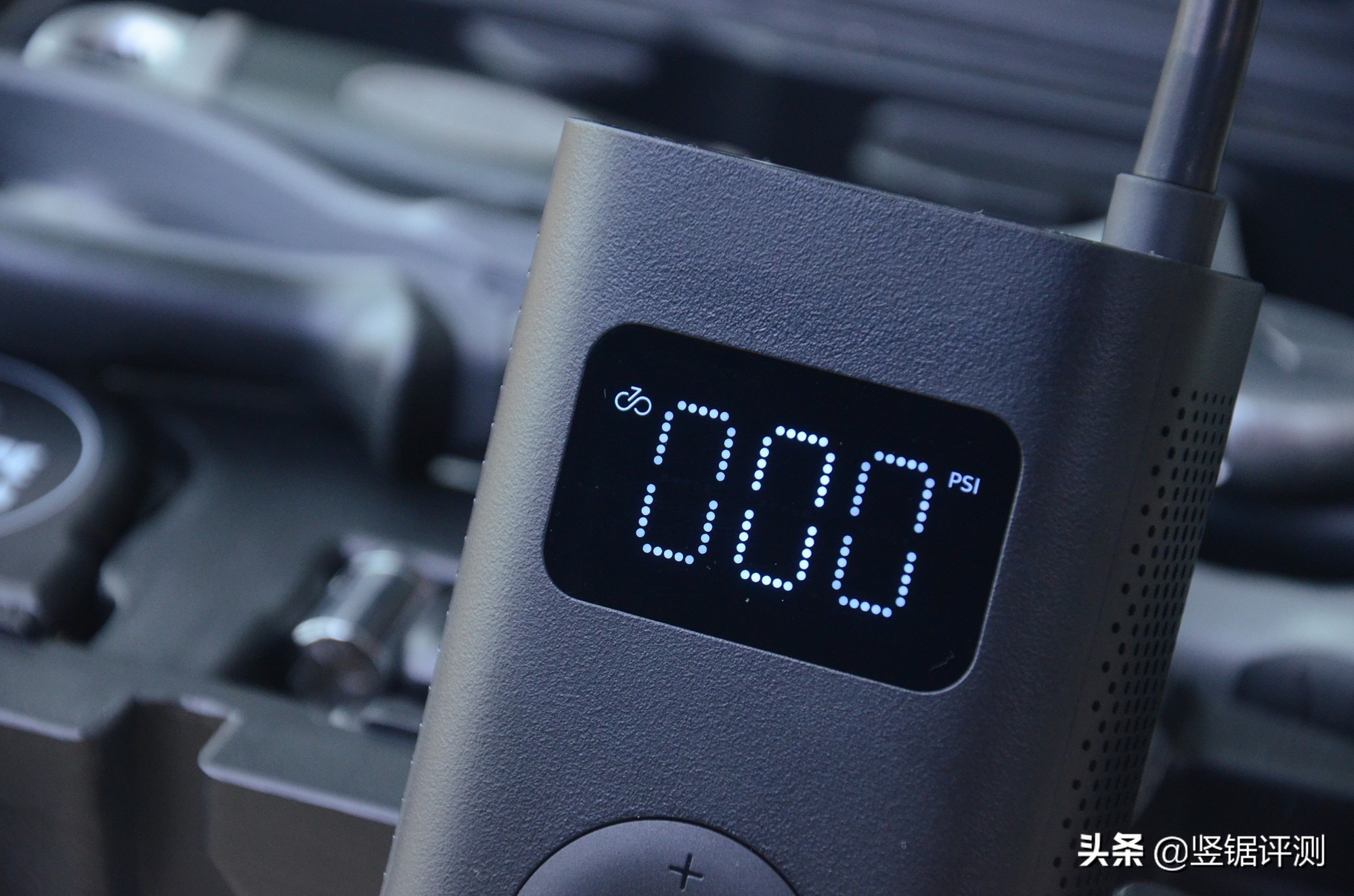 米家充气宝1s给汽车充气,去修车店给轮胎打气免费吗