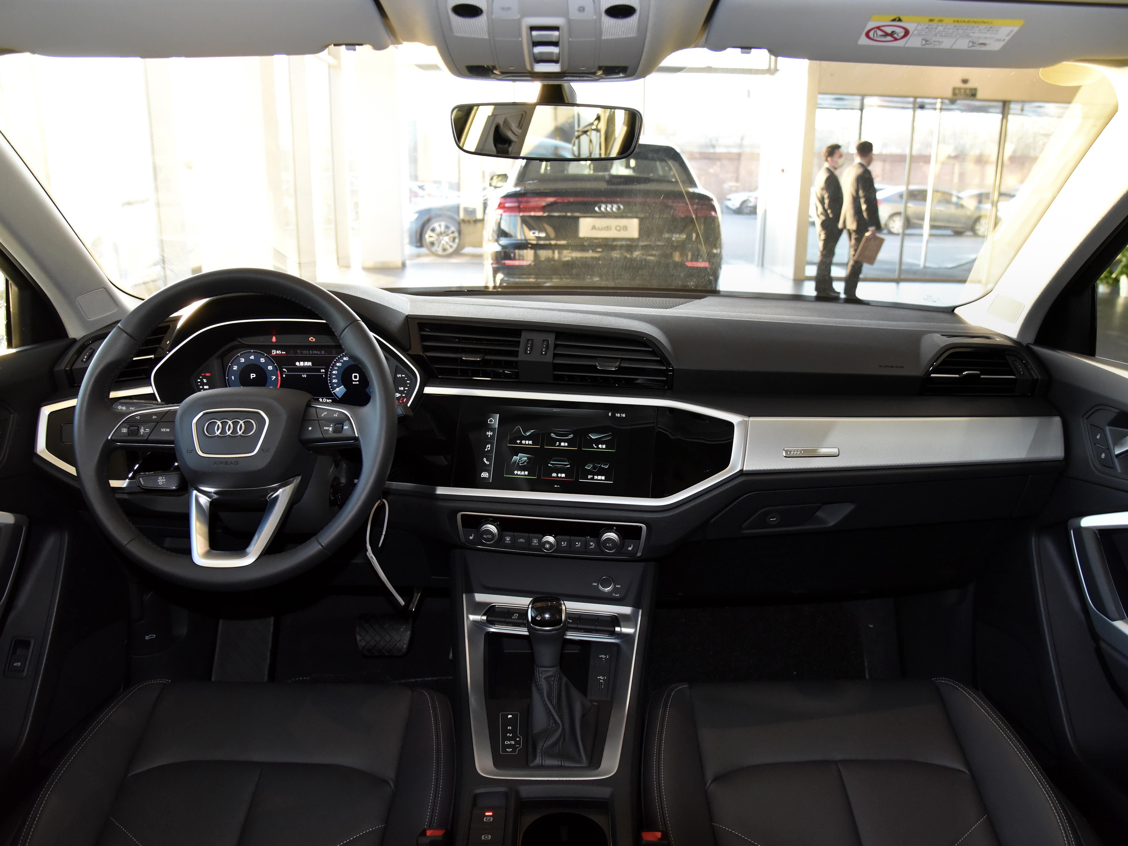 空间大油耗低高颜值15万内的suv,奥迪q3suv最新款