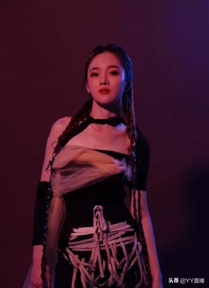 抖音小阿七怎么火的,小阿七走红