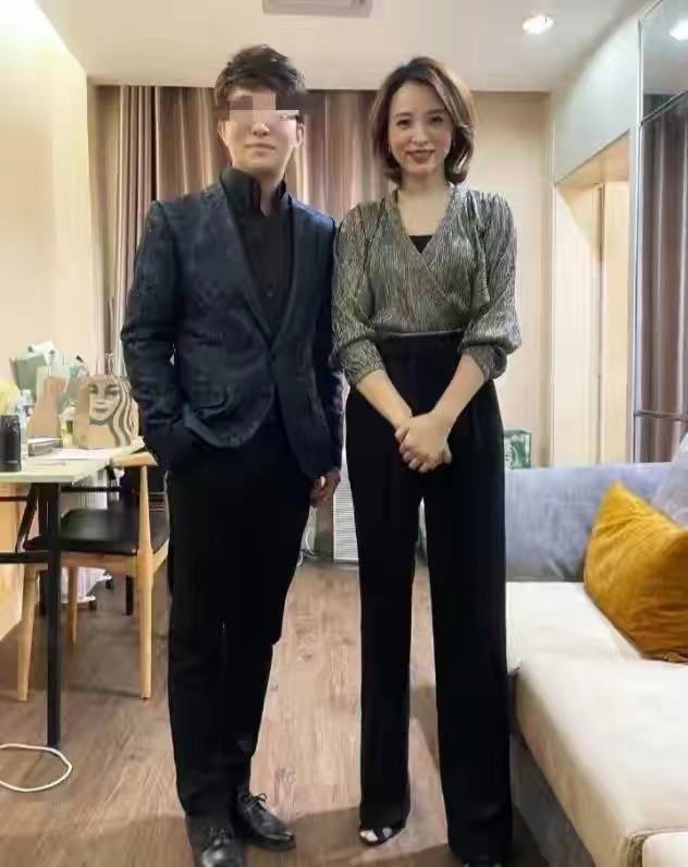 46岁董卿近照图,41岁的董卿近照