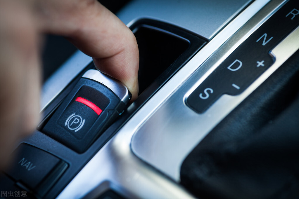 刹车失灵电子手刹按到不松有用嘛,刹车失灵电子手刹正确使用步骤