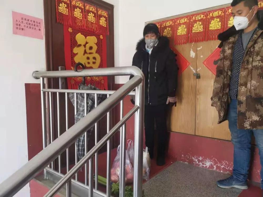 “你点单,我跑腿!潍坊市寿光双王城生态经济园区“爱心代购”暖人心