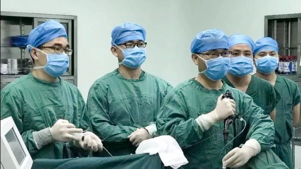 龙文:夏季结石高发,三院医生教你如何预防!