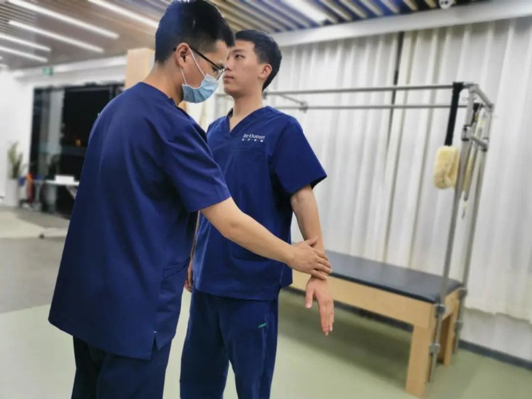 让你不再“肩”熬——肩峰下撞击综合征全攻略