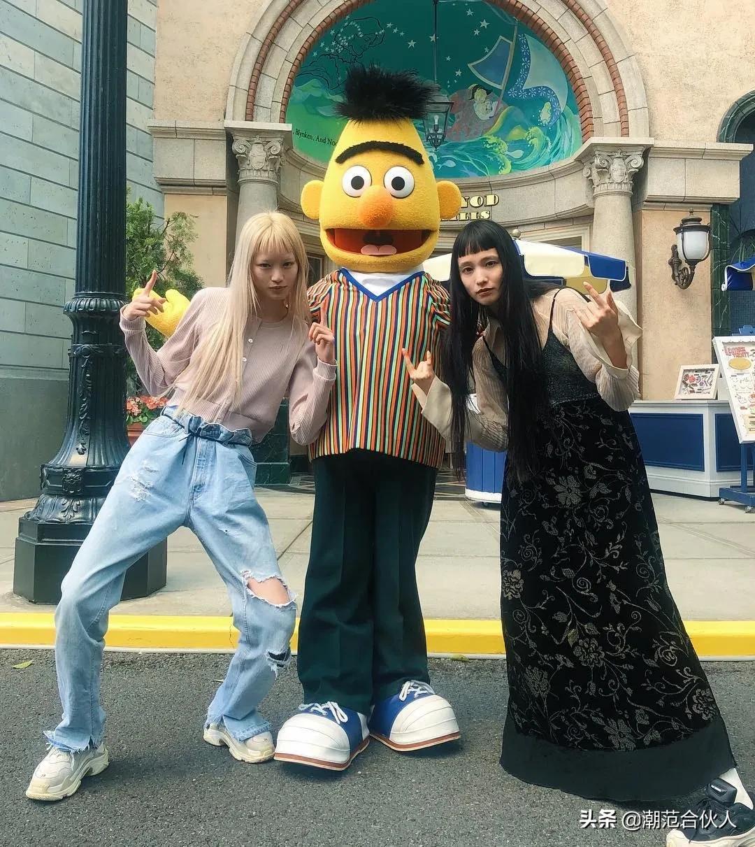 楂樹釜瀛愭儏渚f挒鑹茬郴绌挎惌,鎾炶~鍑犵巼鏋佷綆鎯呬荆绌挎惌蹇冩満璧锋潵