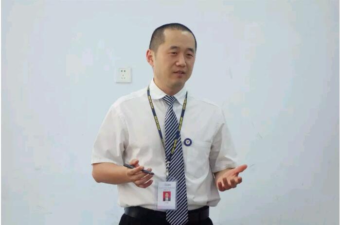 北大青鸟郑州有多少老师,北大青鸟郑州职英校区老师