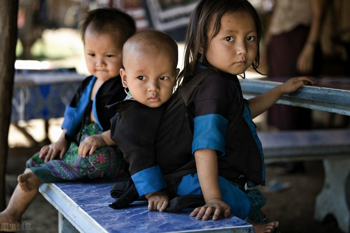 我翻了6千条评论,找了38个故事,为你呈现真实的中国姐弟关系