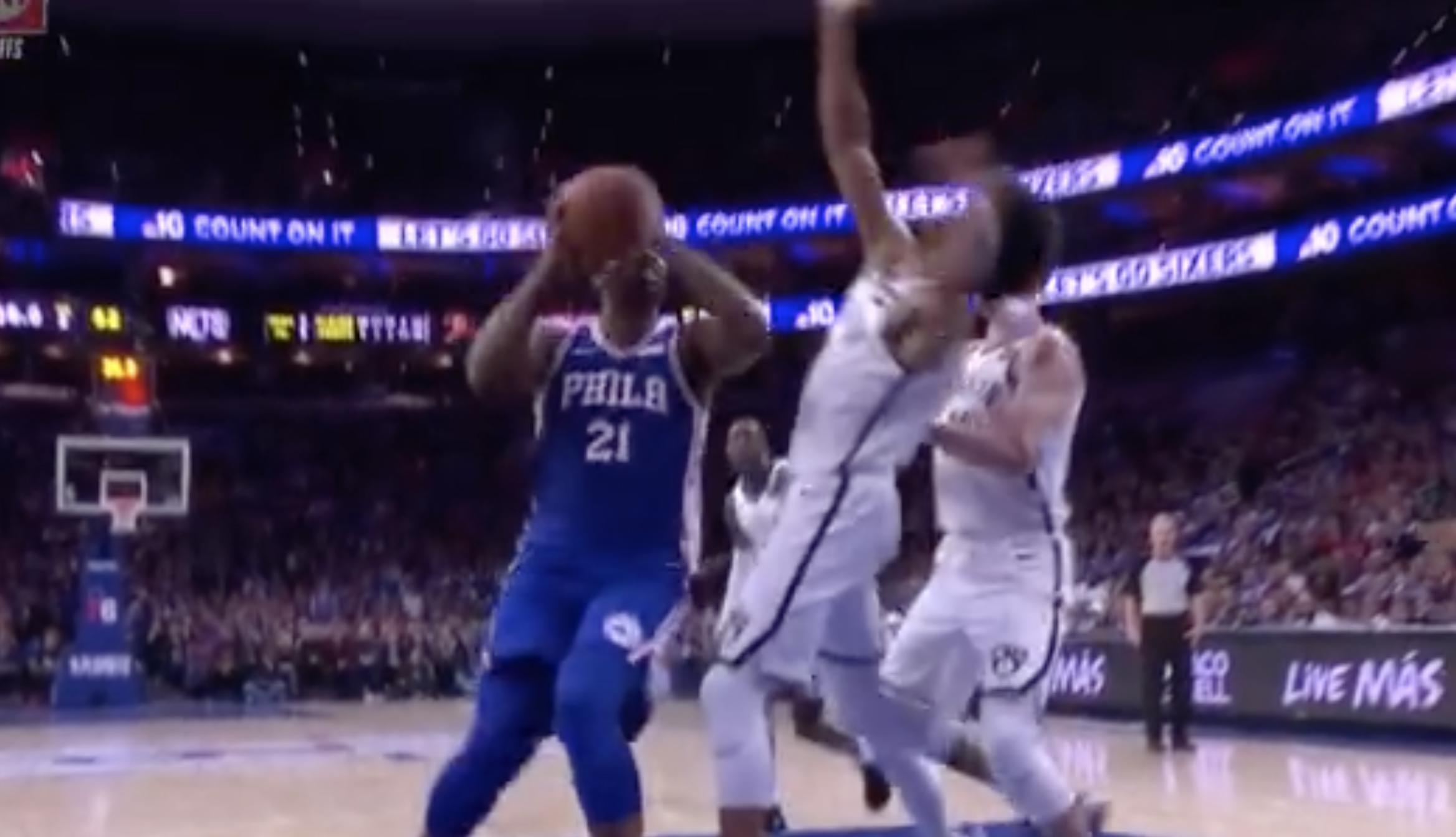 恩比德被篮网打哭,恩比德隔扣篮网险些受伤