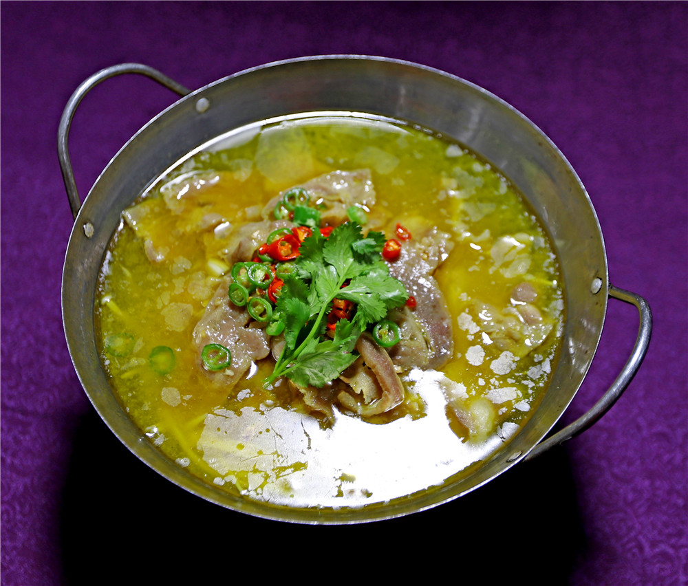 桂林藏在山洞里的油茶店,桂林开在半山腰的油茶店