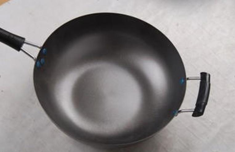 新买的铁锅生锈有什么办法不生锈,铁锅生锈怎么办怎样让铁锅不生锈