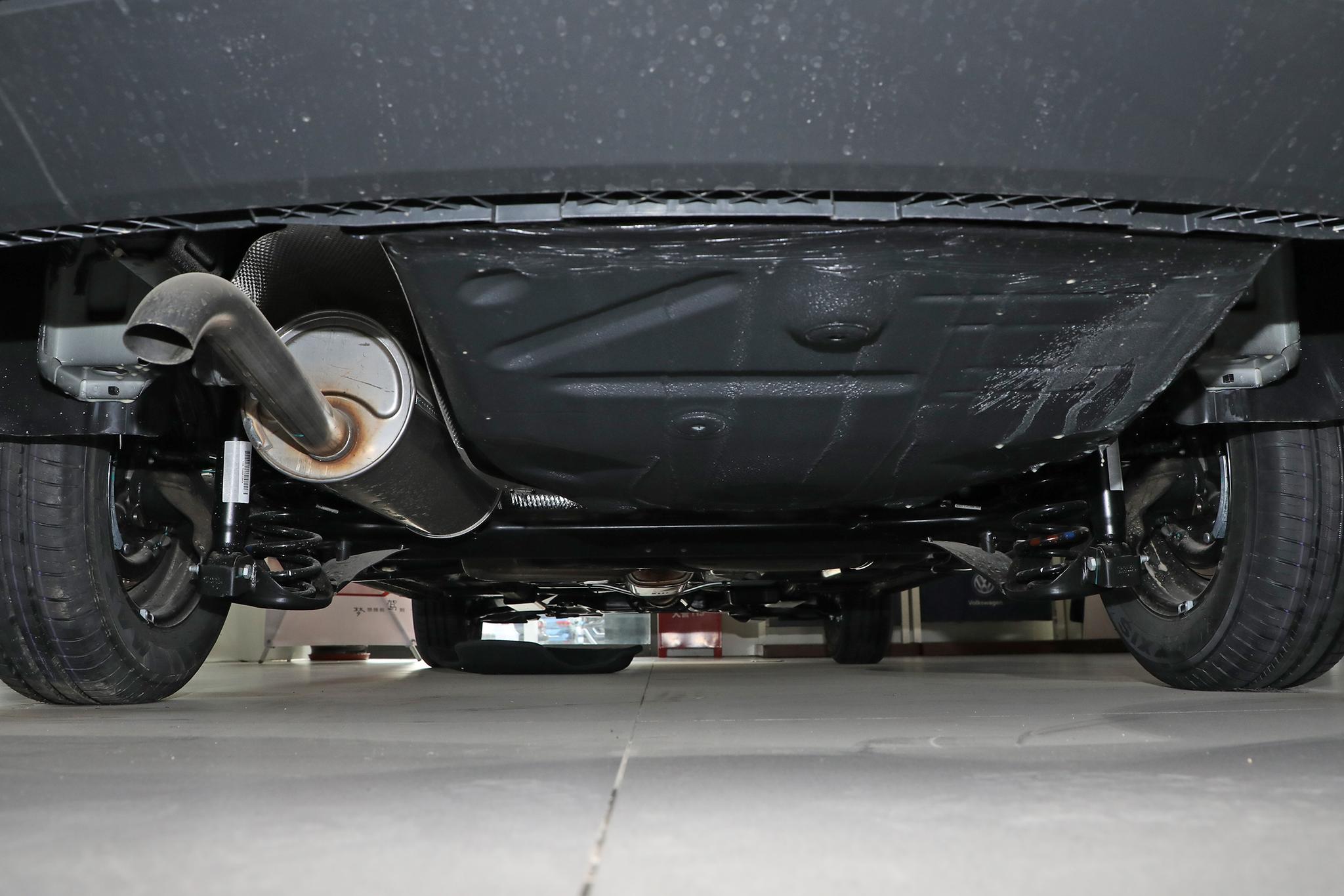 桑塔纳油封漏油维修费,桑塔纳半轴油封渗油要紧吗