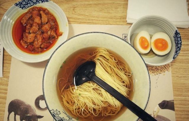 上海美食推荐必吃的餐厅最新,上海最值得去的5家餐厅好吃不贵