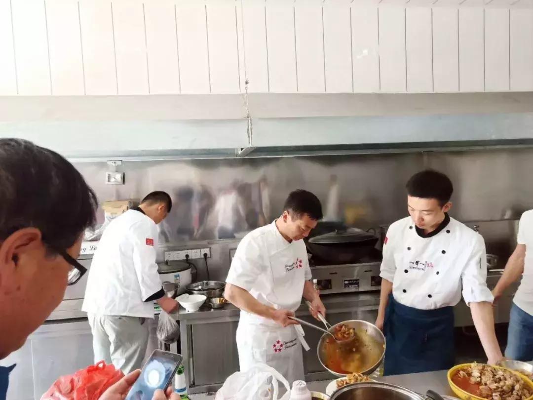 40分钟出八道菜,花甲8分钟