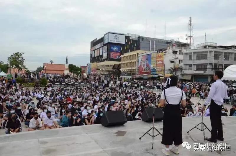 泰国*威示**者为了“毁灭独裁”，竟开始用上巫术了……