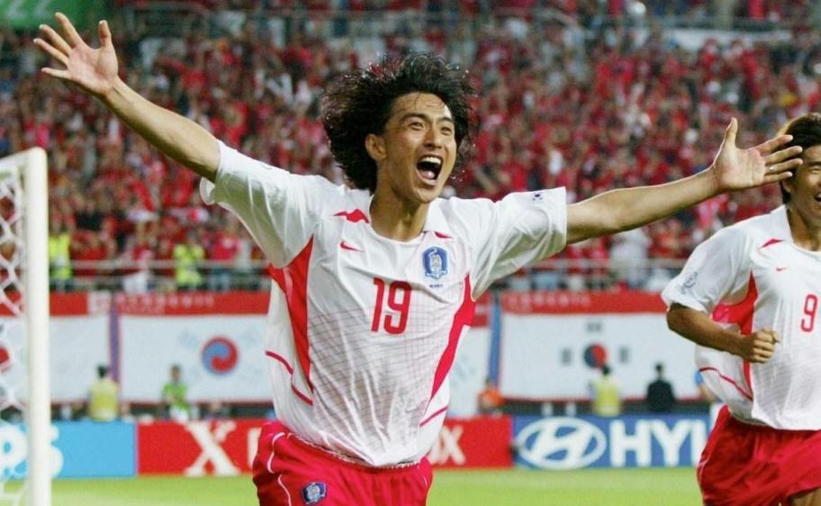 02年世界杯韩国对意大利头破血流,最黑的一届世界杯韩国vs意大利