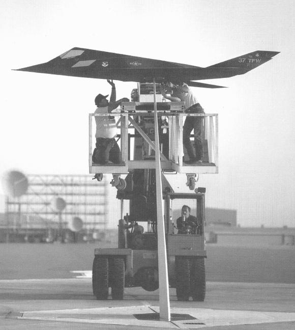 美军f-22战斗机,美军隐形战斗机f117