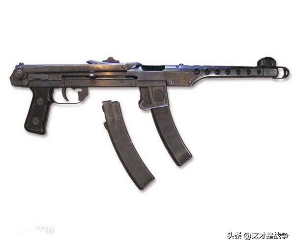 半夜，突然两声枪响，把我们吓醒了，老兵悄悄问我*弹子**上膛了没有