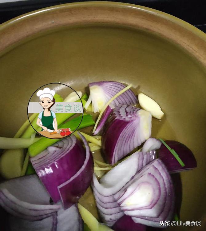 这锅菜多做给家人吃,天冷了这三样菜煮一锅软嫩鲜香