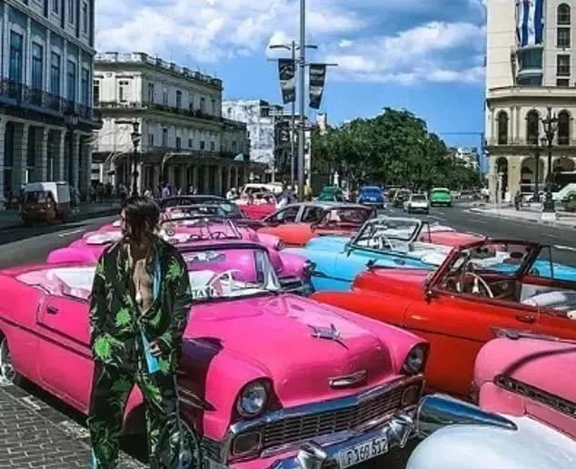 富二代晒骨皮包的残忍真相,人骨皮包的真相