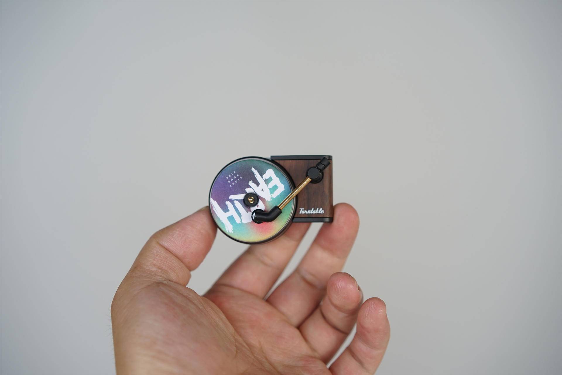 原创首发：安全又有情杯的TITA唱片机车载香薰上手体验