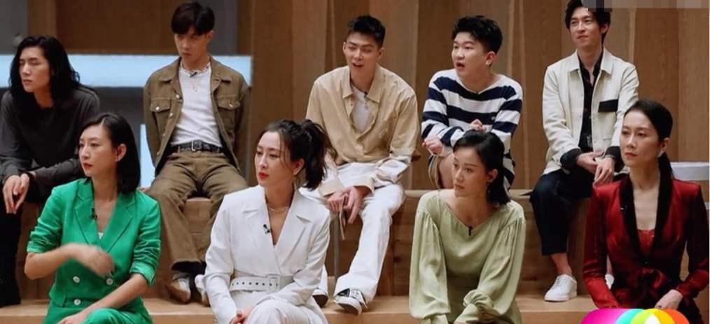 爱情公寓3发布会陈赫抱娄艺潇,王传君吐槽爱情公寓原话