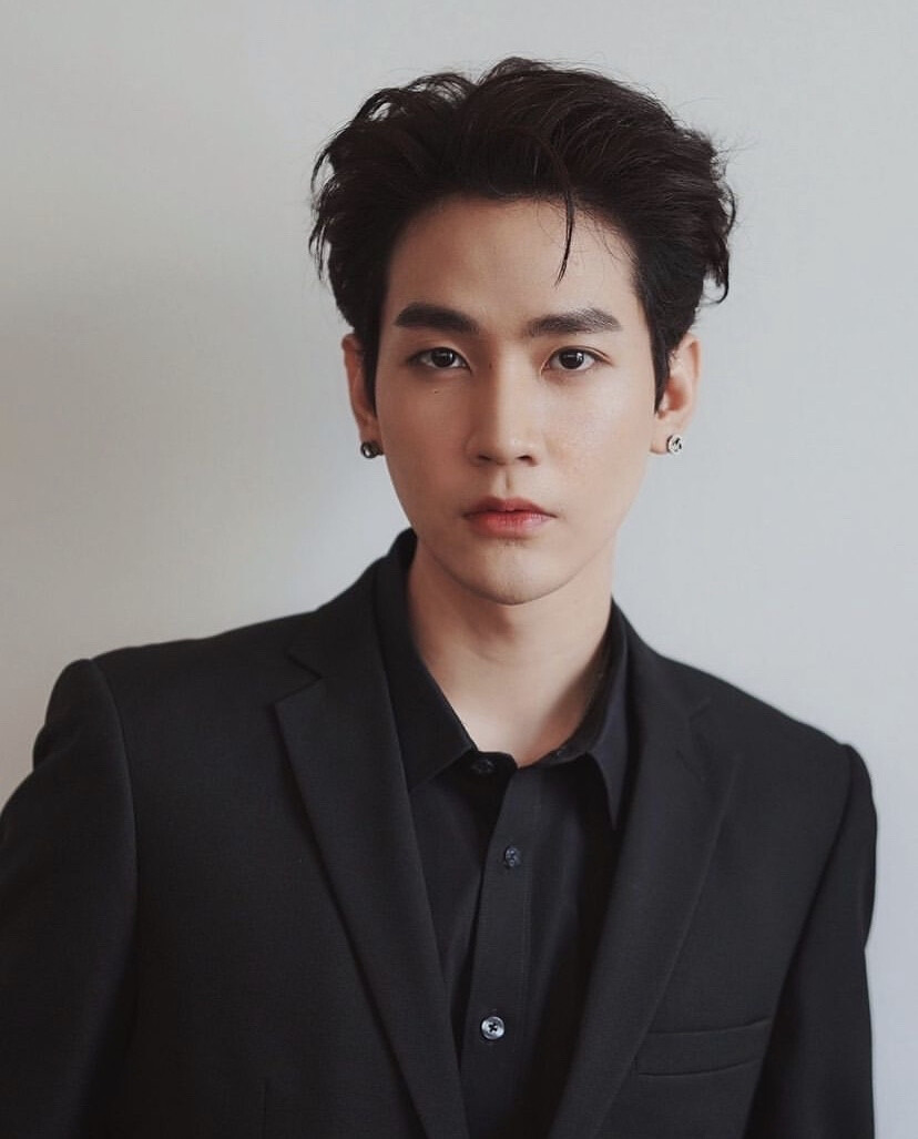 他泰韩系少年:关大爷洪34典型代表包包酷爱韩风穿搭