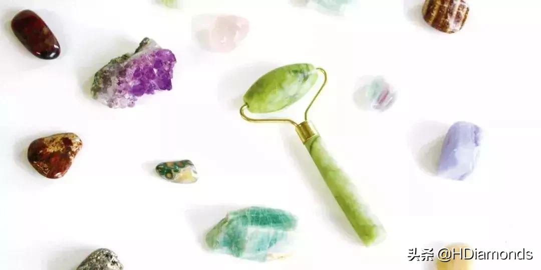 把黄金抹在脸上,把黄金戴身上是炫耀吗