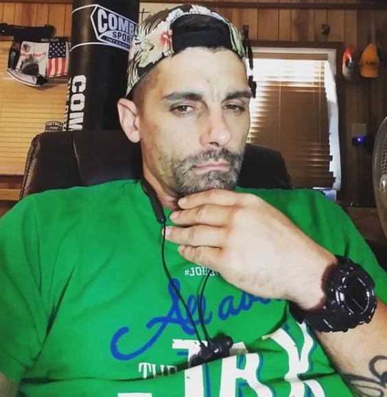 小甜甜布兰妮38岁时被父亲监督,小甜甜布兰妮父亲被截肢