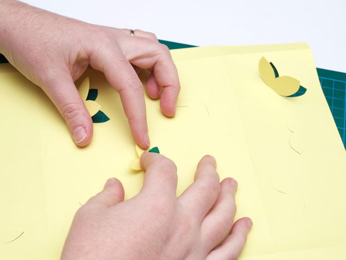 元宵节灯笼手工制作幼儿园,做元宵节的灯笼手工简单又漂亮