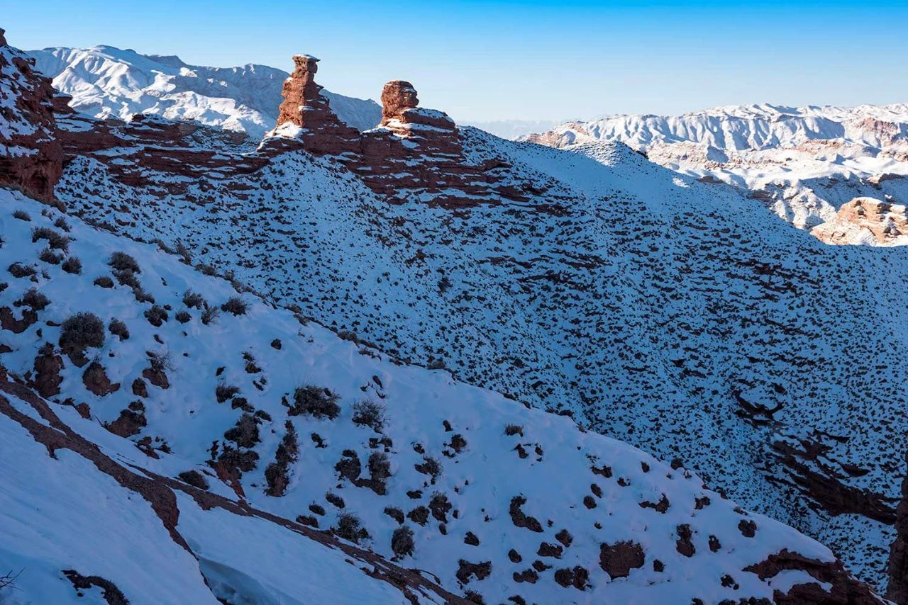 冬季的庭院景观,美丽如画的自然景观让人心旷神怡