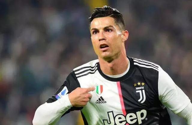 足坛现役十大中锋妖人,足坛十大中锋约维奇