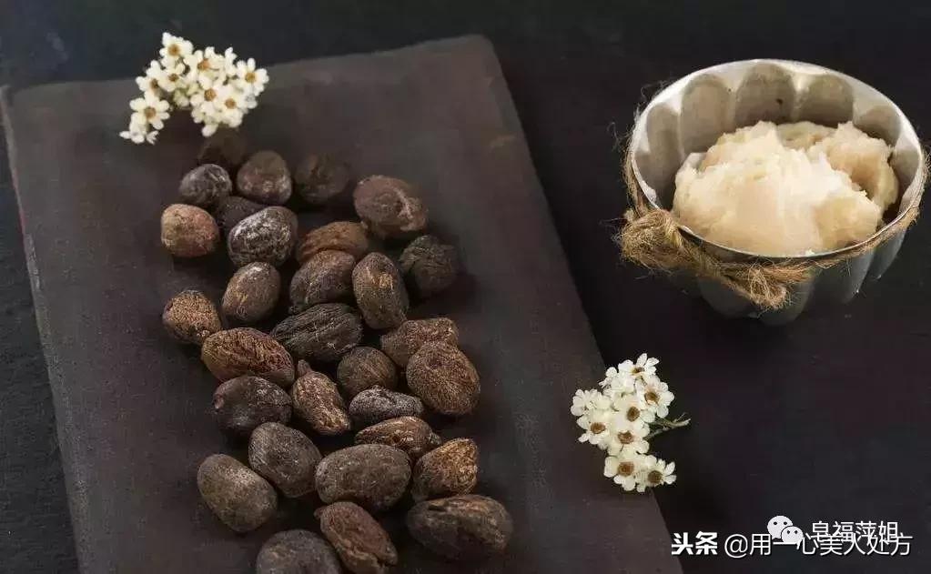 教你一招告别嘴唇干裂出血,嘴唇不痛不出血干裂脱皮怎么回事