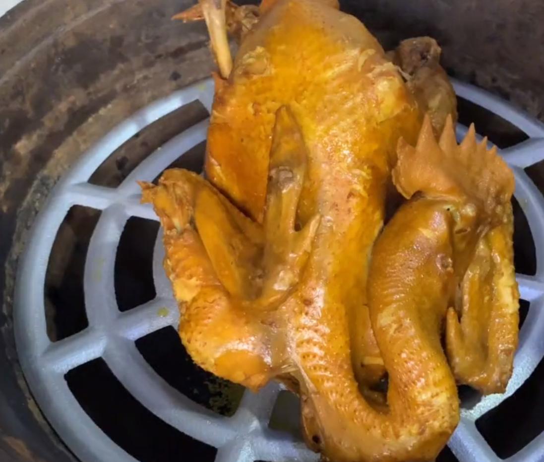 大厨教你做五香熏鸡,老北京五香熏鸡的做法