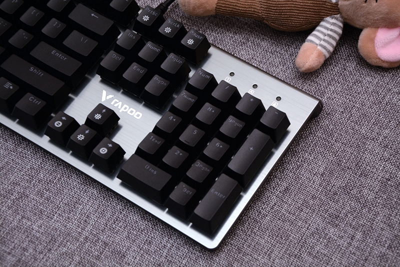 雷柏悬浮式青轴朋克机械键盘,雷柏1000元机械键盘推荐