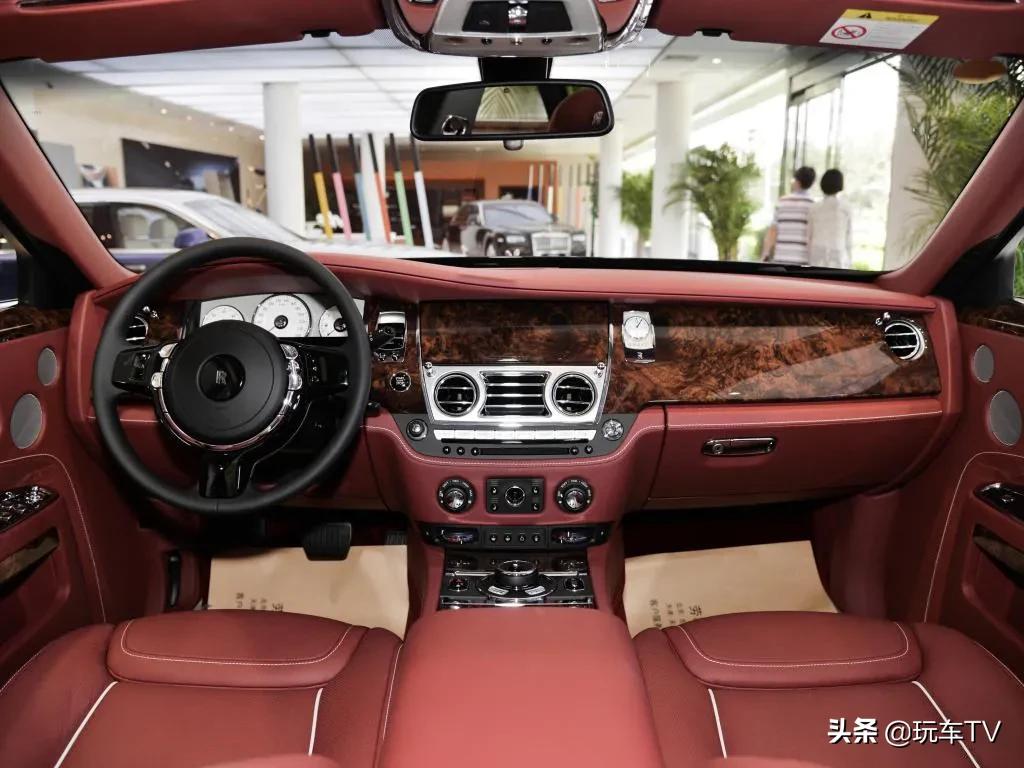 科技爆棚和极致简约奔驰和劳斯莱斯在想啥?