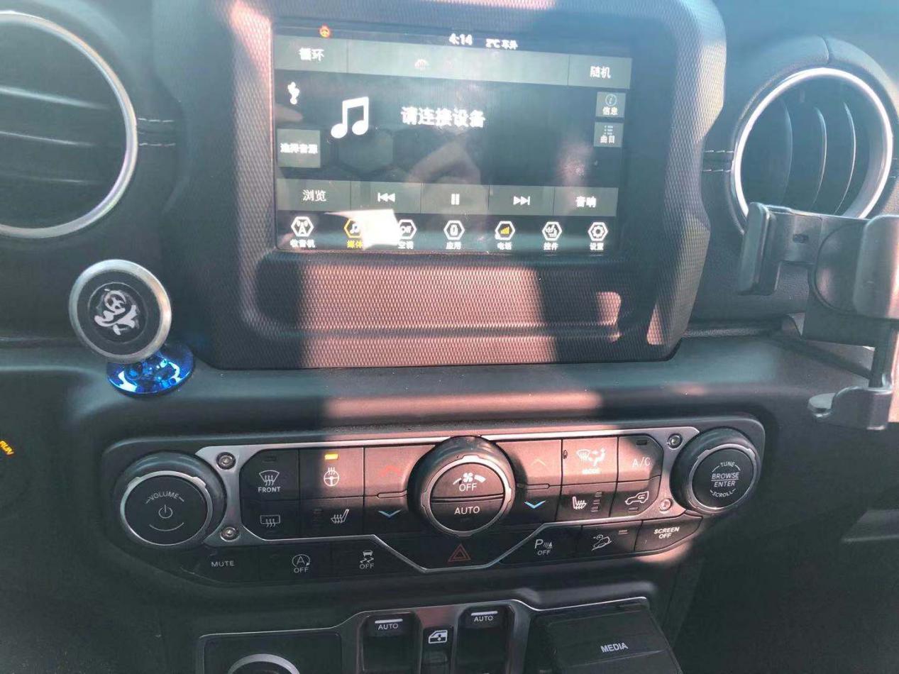 牧马人20万公里了油耗高怎么保养,农村小伙喜提路虎