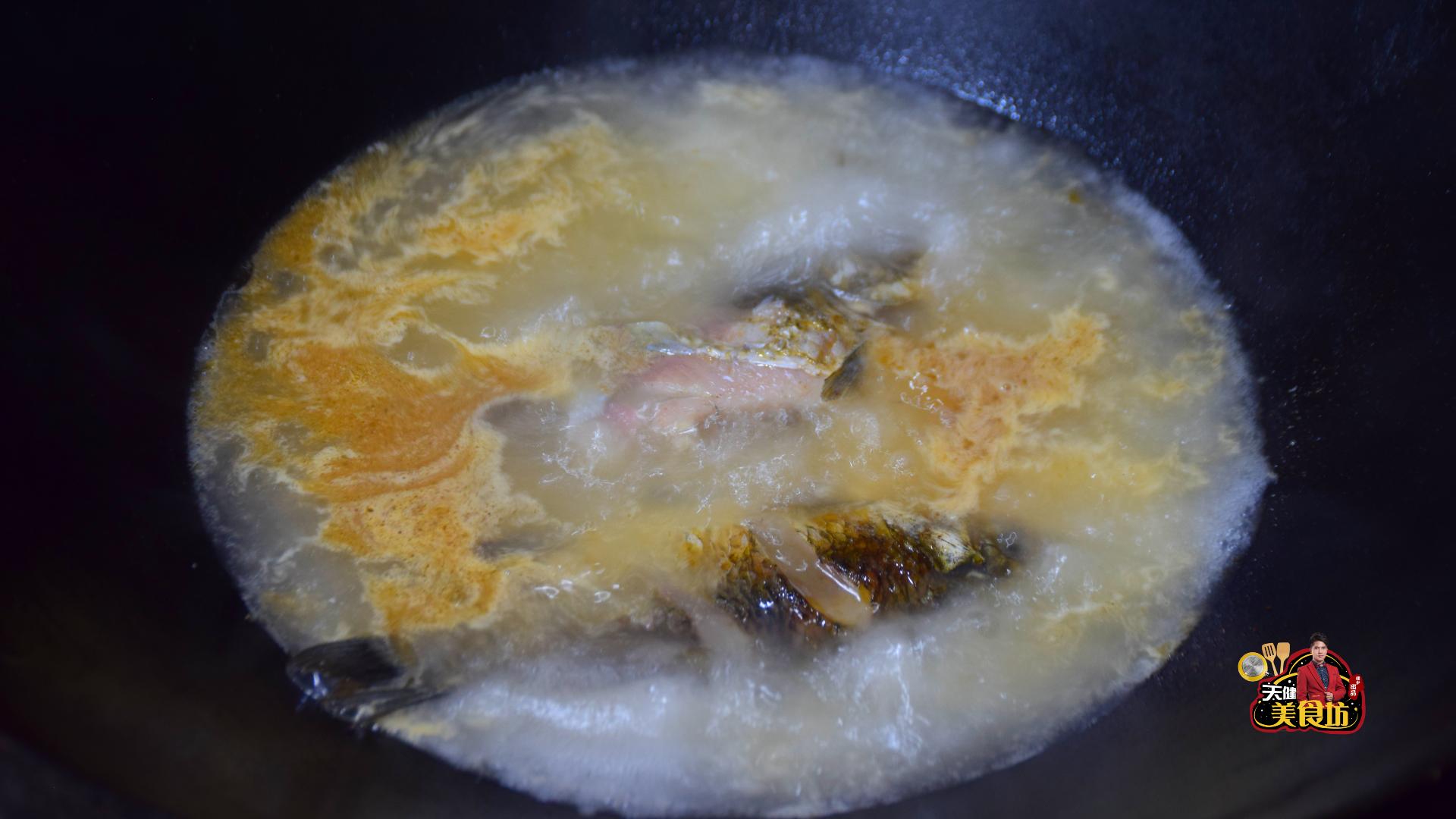 鲫鱼木瓜汤木瓜要生的还是熟的,广式鲫鱼汤的正确做法