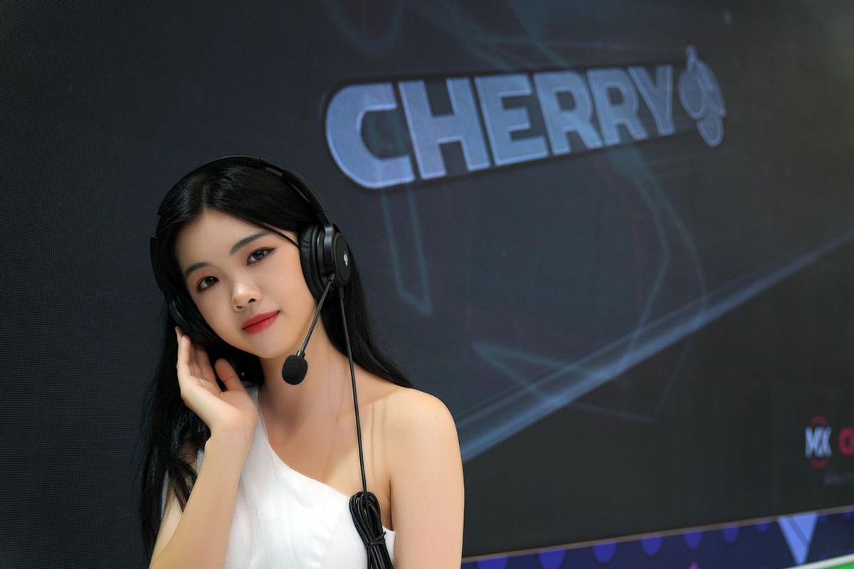 CJ现场直击SG小姐姐都赞不绝口的CherryMX游戏外设