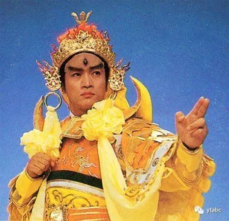 老鼠偷偷溜进博物馆,杀死拥有三只眼的远古生物