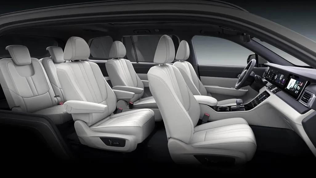 佛吉亚智·臻座舱亮相上海车展创新技术推动零排放出行