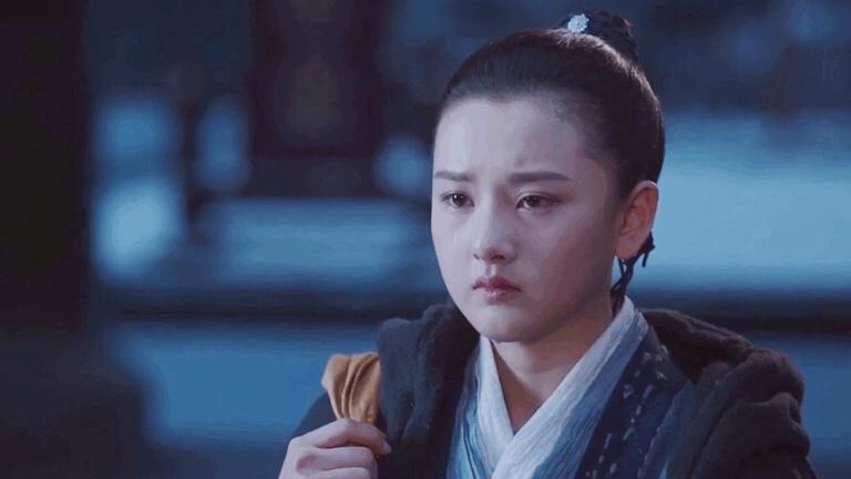 明星护发真拼!郑爽娜扎花样用生发液,范冰冰欧阳娜娜洗头超细致