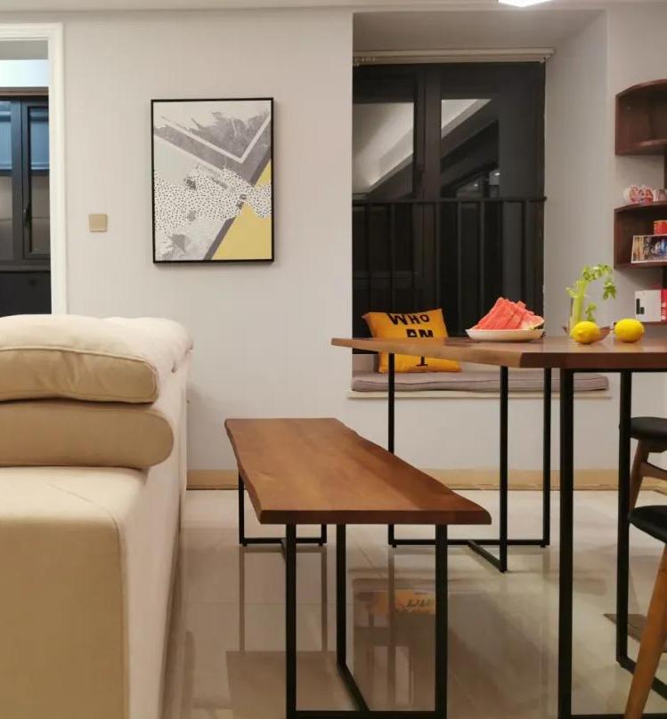 沙发不靠墙沙发后方如何利用,沙发不靠墙背后靠山怎么做